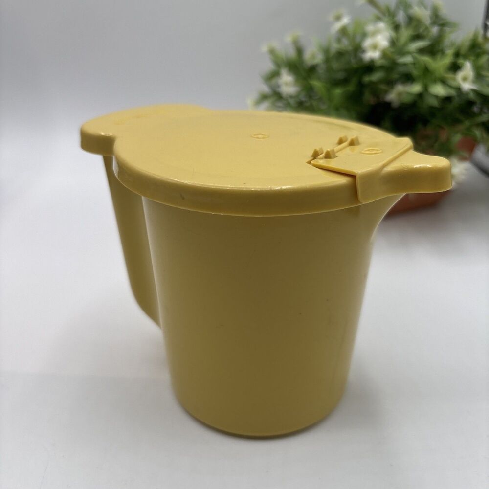 Vtg Tupperware Creamer 574-11 & 576-25 Flip Top Yellow Harvest Retro Gold Preown